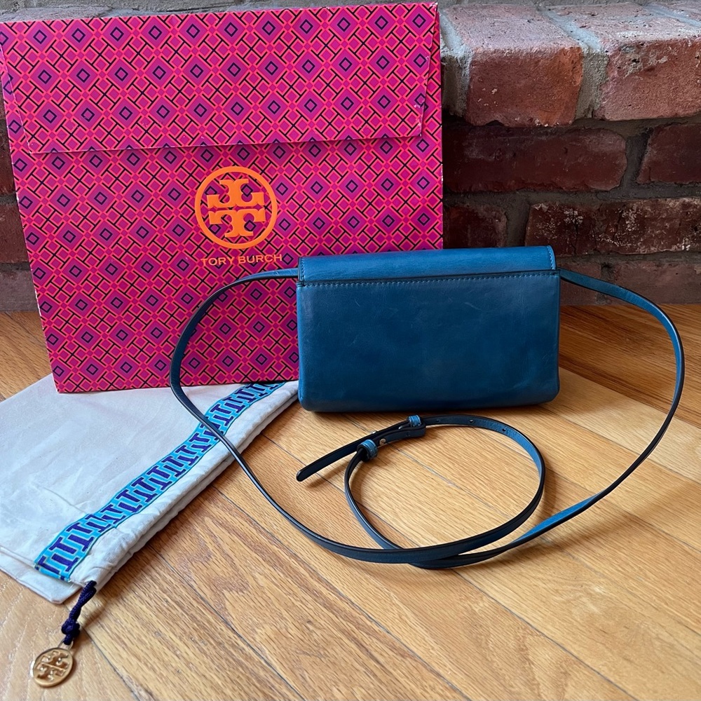 Tory Burch Miller Glazed Wallet Crossbody - Picture 2 of 15